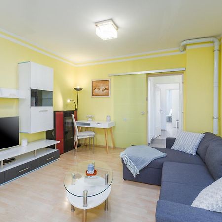 Seaview Apartment โรวีน ภายนอก รูปภาพ