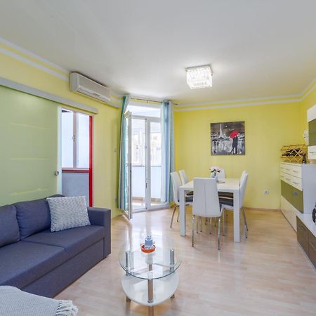 Seaview Apartment โรวีน ภายนอก รูปภาพ