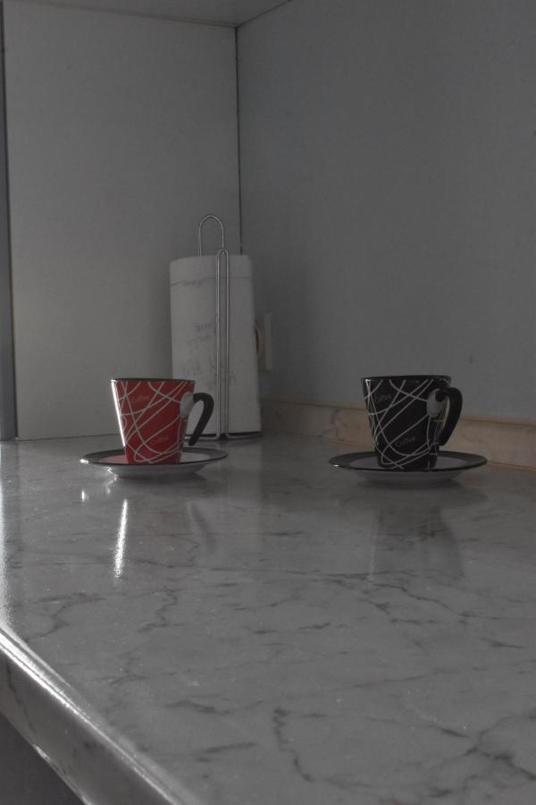 Seaview Apartment โรวีน ภายนอก รูปภาพ
