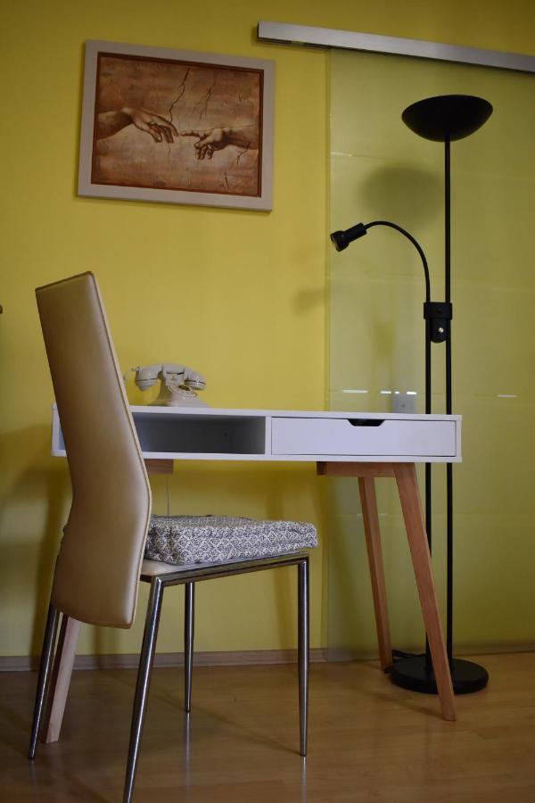 Seaview Apartment โรวีน ภายนอก รูปภาพ