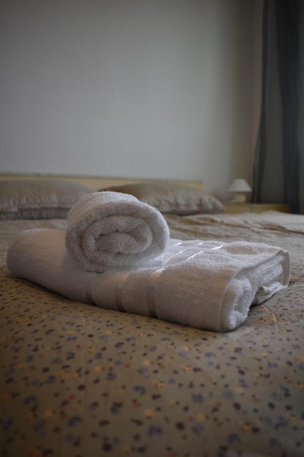 Seaview Apartment โรวีน ภายนอก รูปภาพ