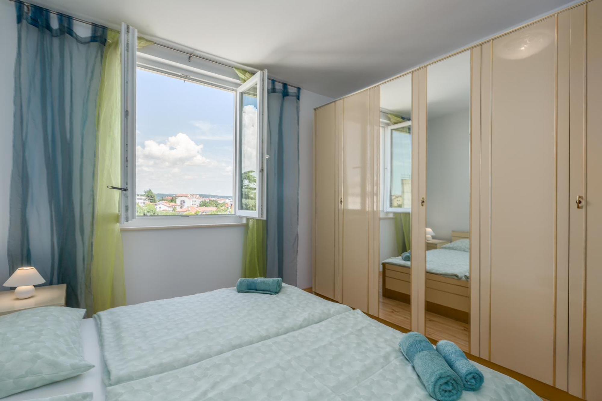 Seaview Apartment โรวีน ภายนอก รูปภาพ
