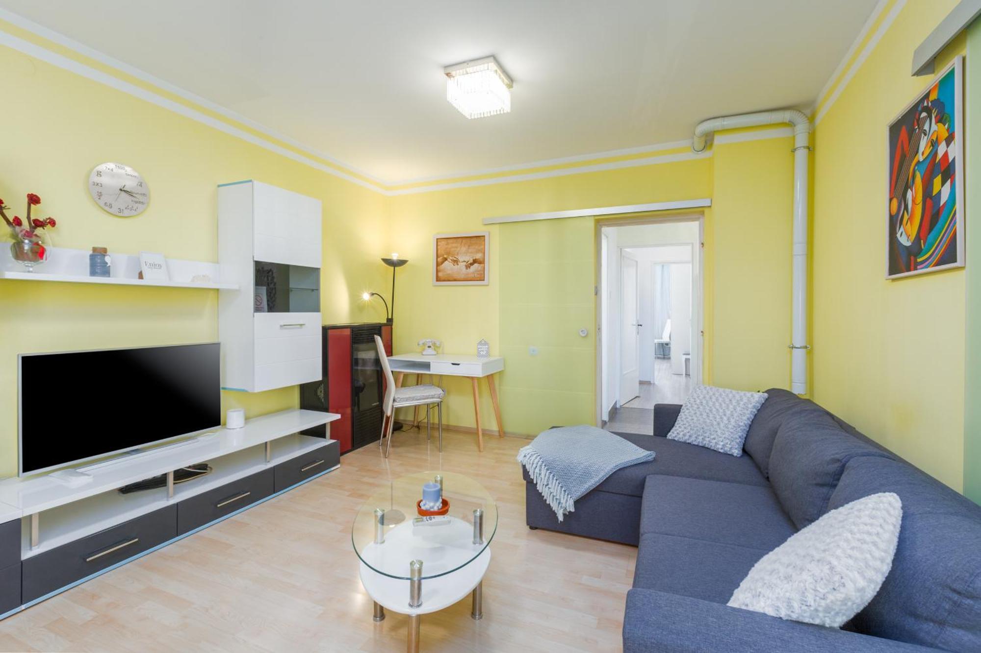 Seaview Apartment โรวีน ภายนอก รูปภาพ