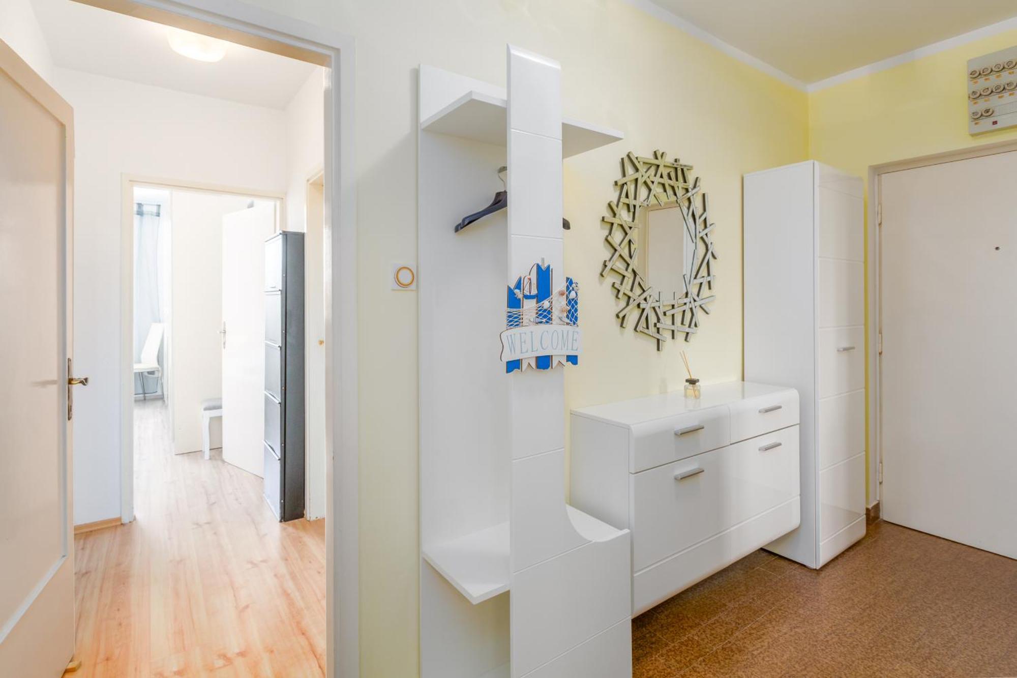 Seaview Apartment โรวีน ภายนอก รูปภาพ